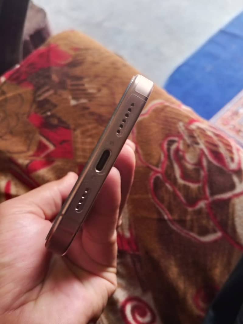 Iphone 16 Pro Max 4