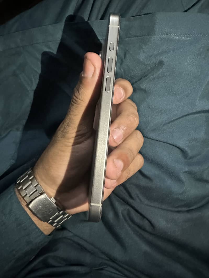 Iphone 15 pro max 3