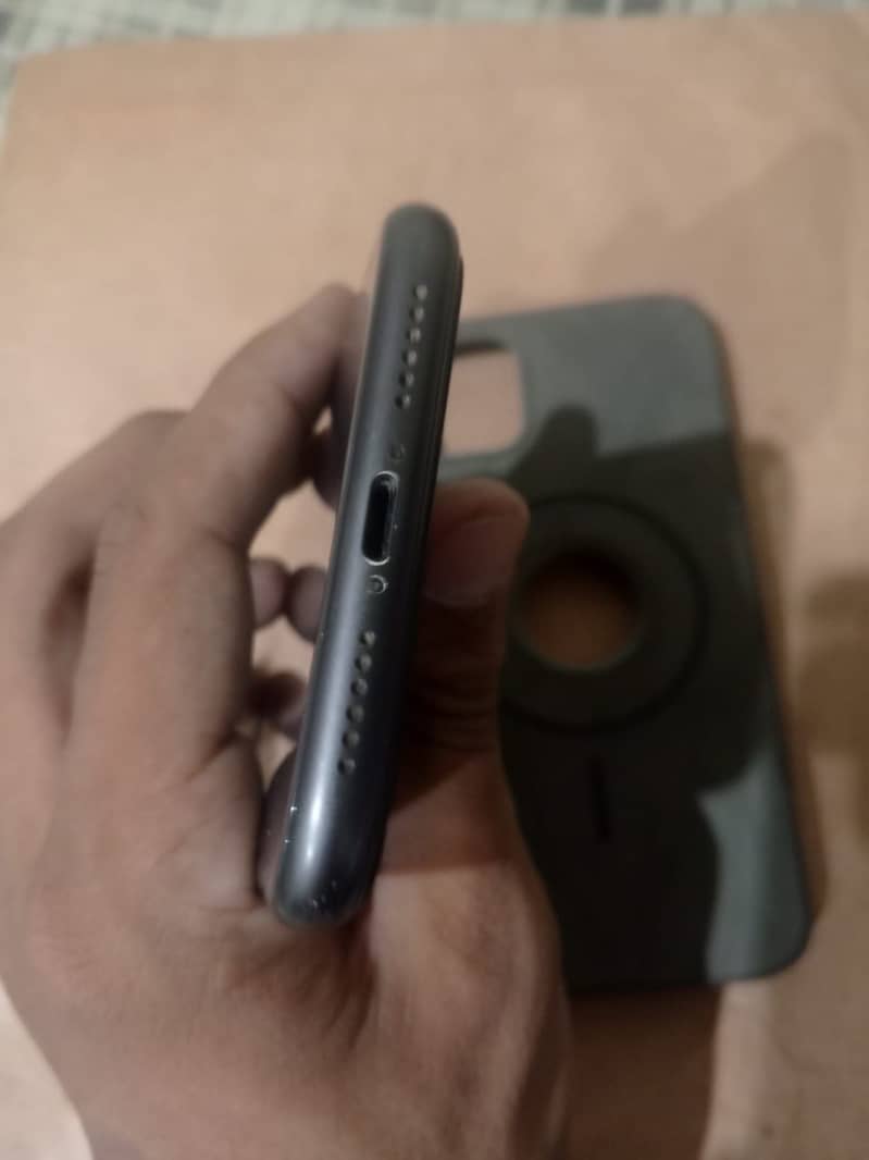 IPhone 11 jv 5