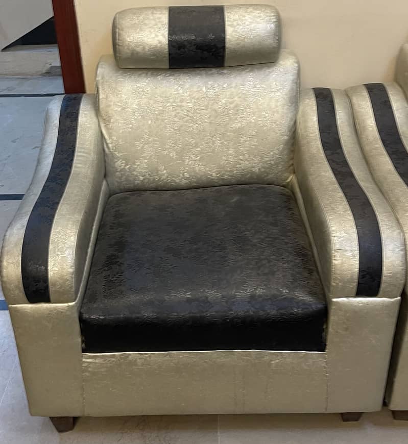 Sofa set for sell 1