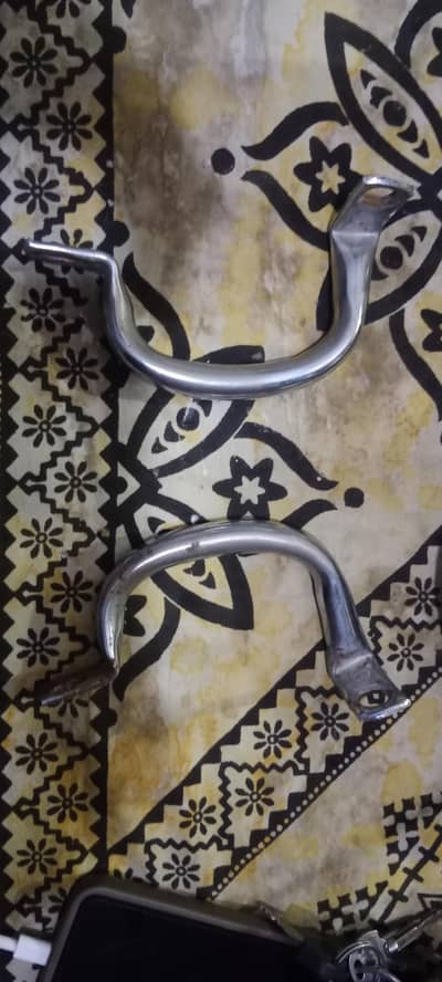 125 Back seat Grips Holder