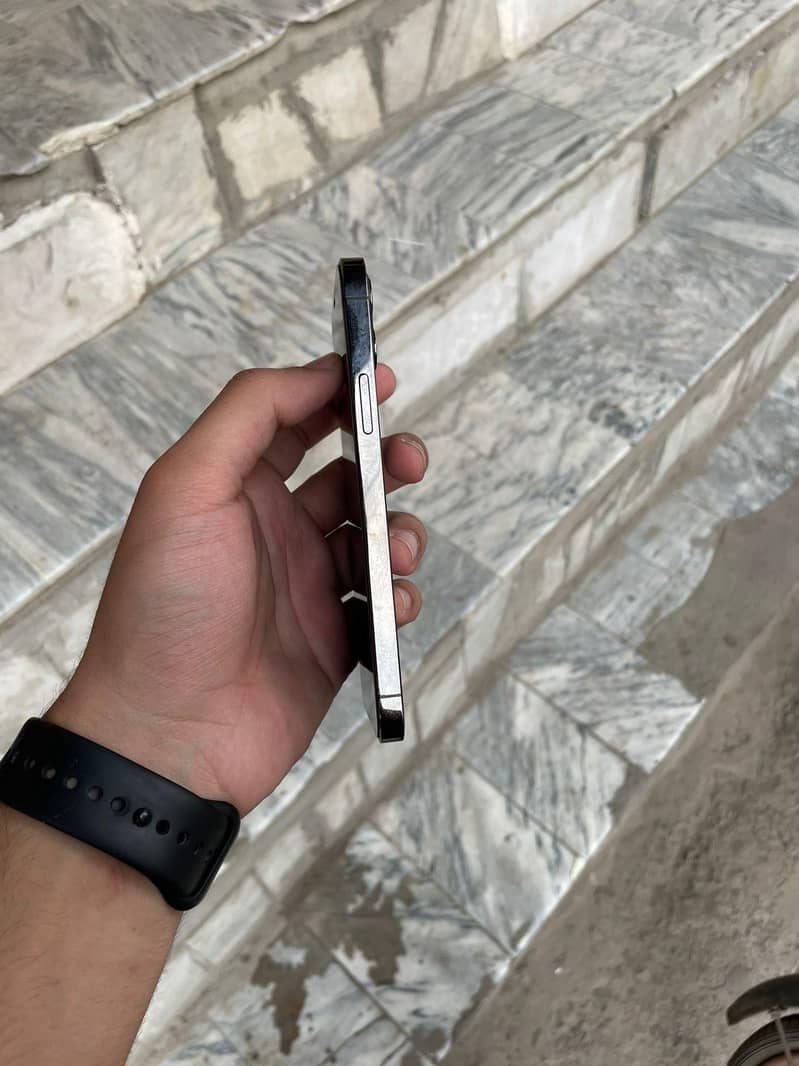 iphone 12 pro 3