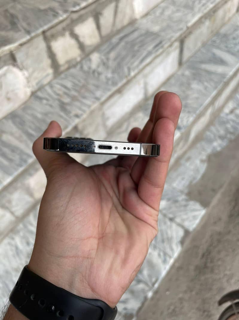 iphone 12 pro 5
