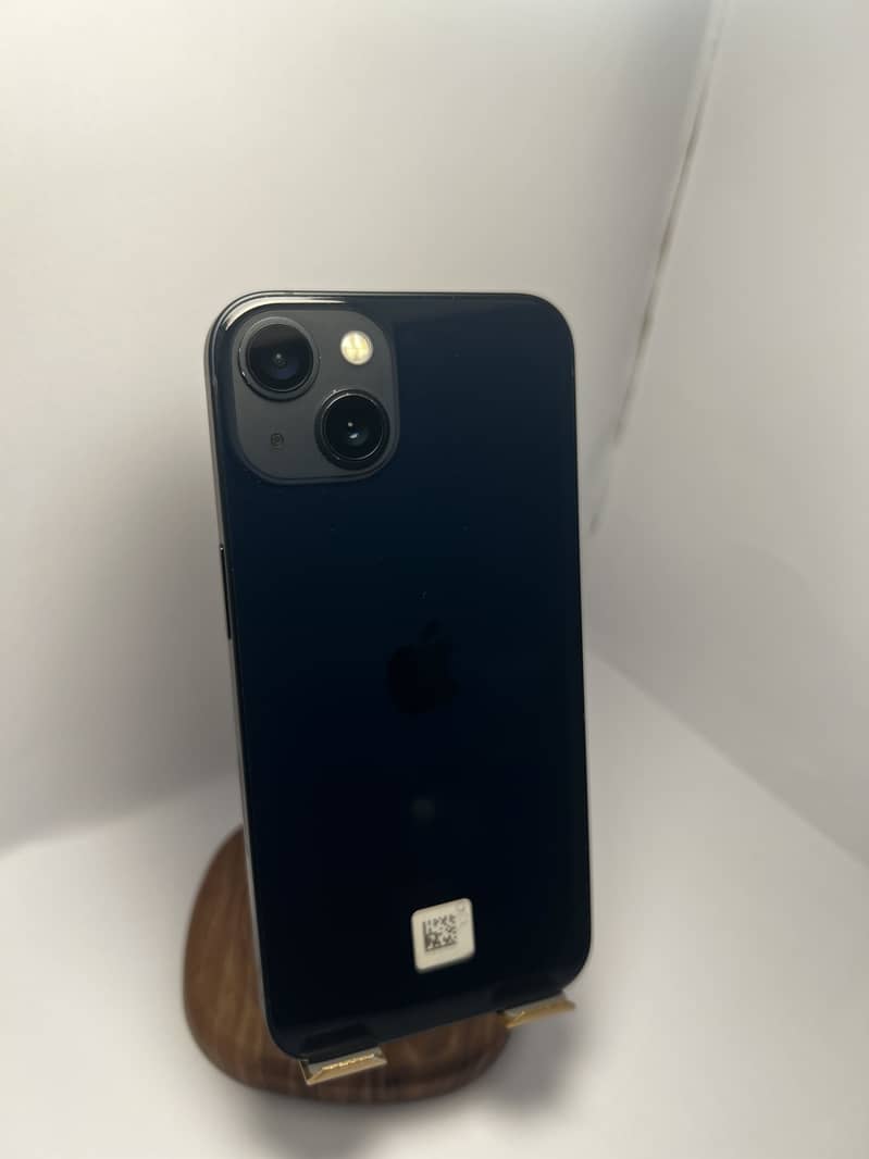 iPhone 13 4