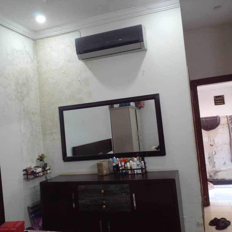 Console  with rectangular mirror 0