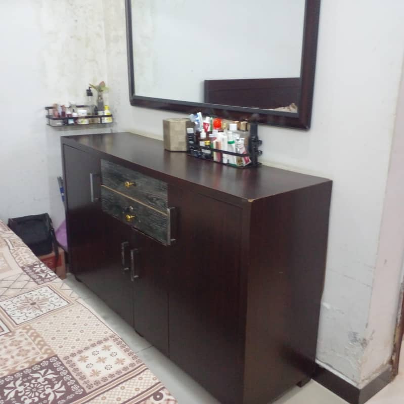 Console  with rectangular mirror 1