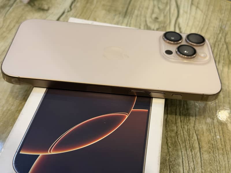 iPhone 16 Pro Max 3