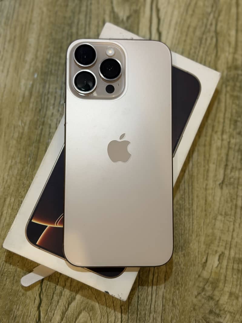 iPhone 16 Pro Max 4