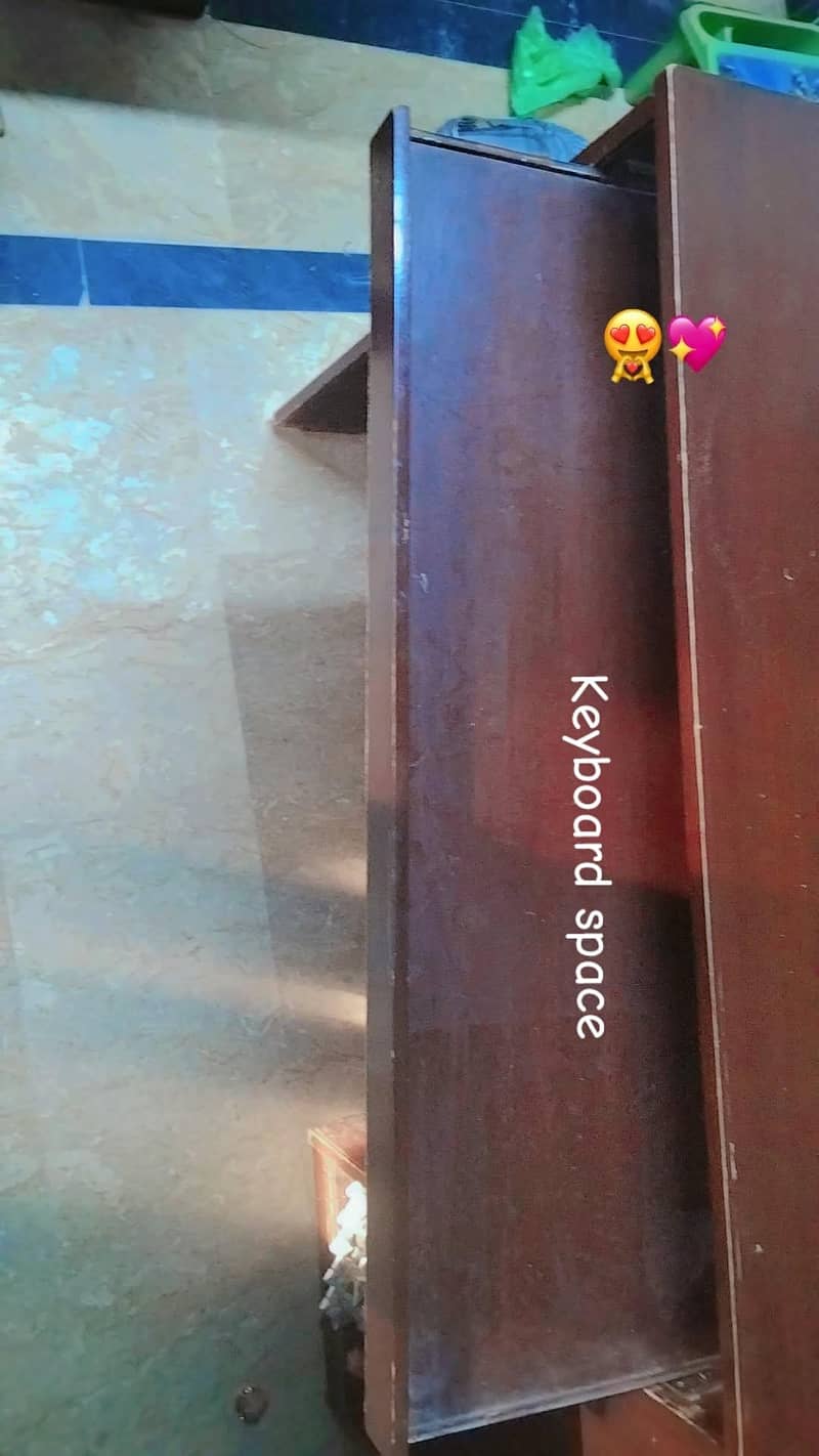 computer table 4