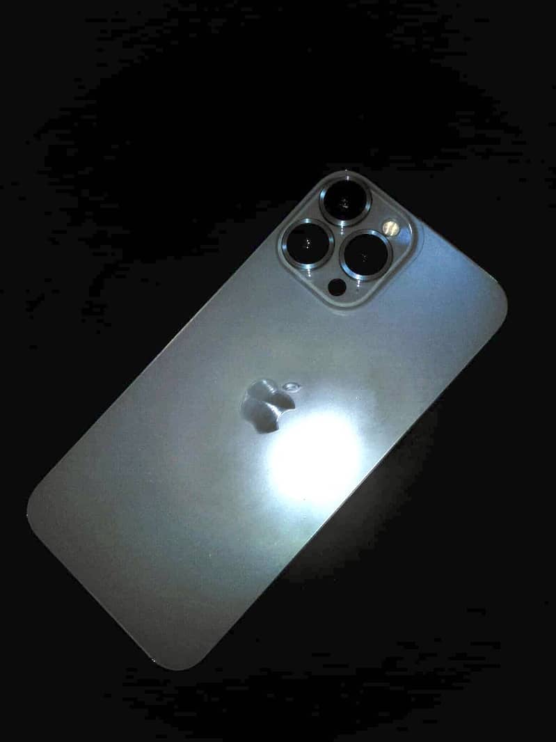 iPhone 13 pm 3