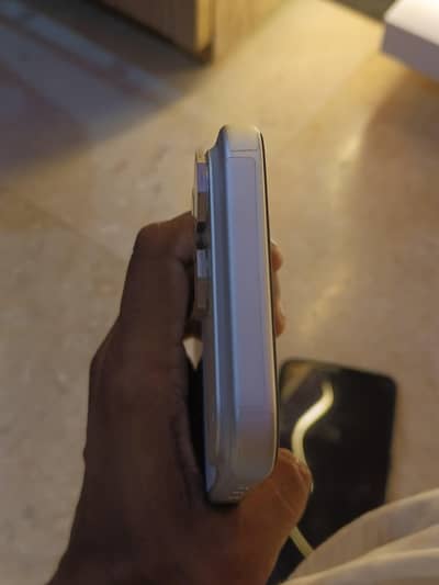 I phone 17 pro max factory unlock