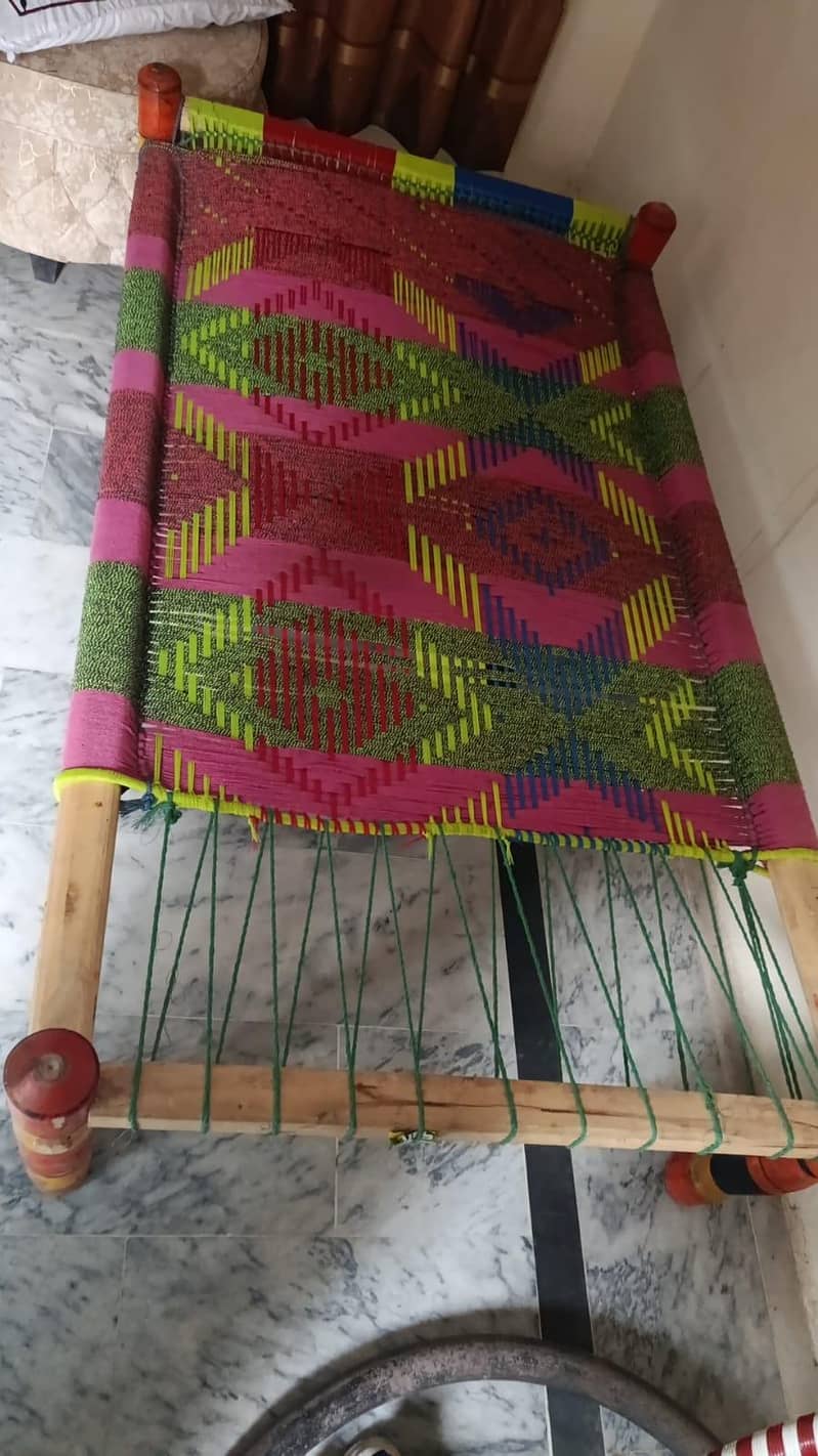 مضبوط لکڑی کی چارپائی 1