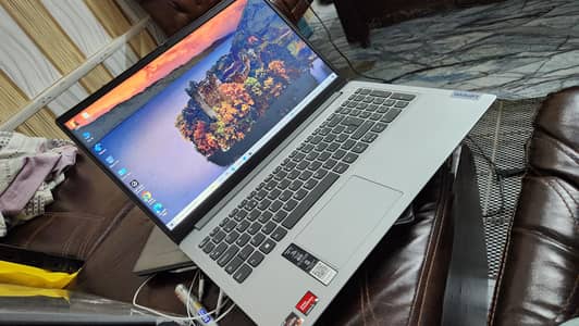 Lenovo ideapad 1