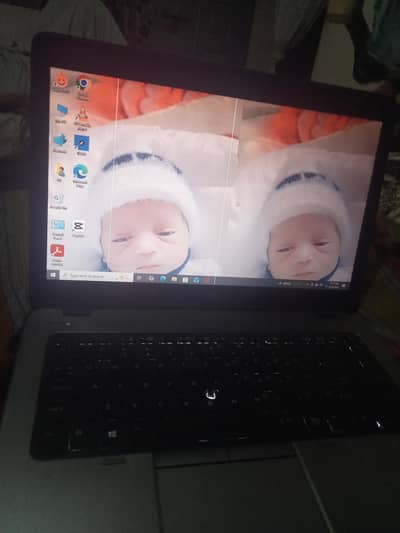 Lap top hp ka ha screen pa 2 linna han or koi masla nahi