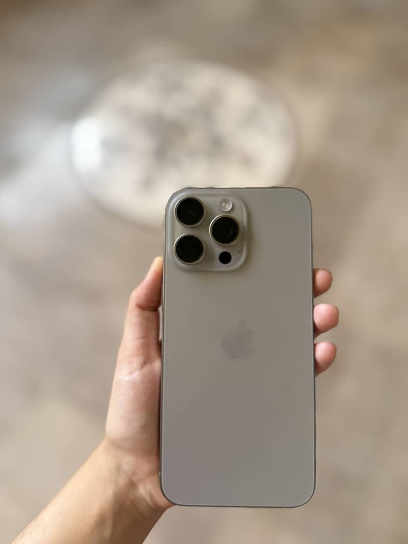 iPhone 15 pro max 0