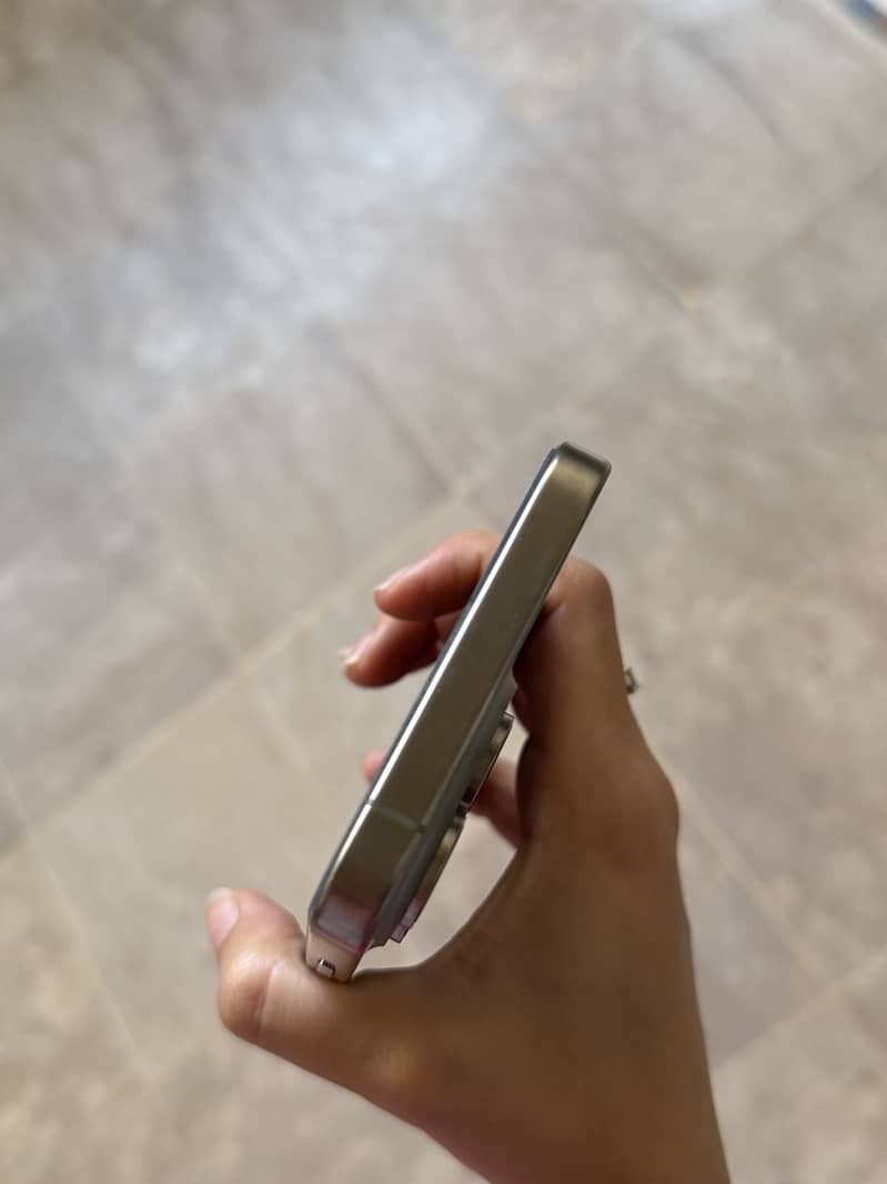 iPhone 15 pro max 3