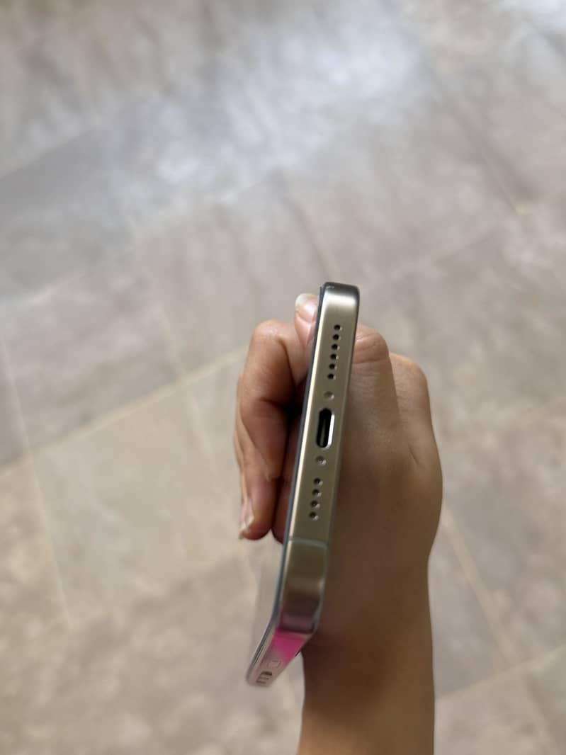 iPhone 15 pro max 5