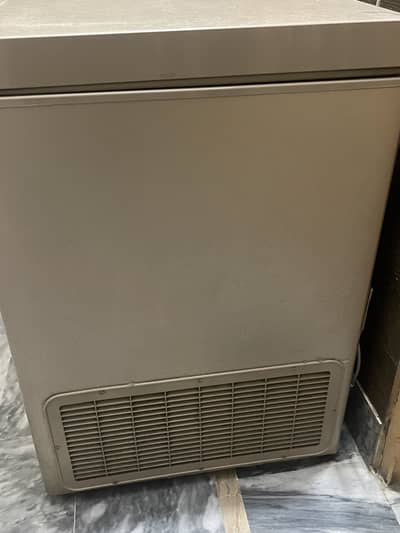 Dawlance new ha bilkul sahi ha freezer