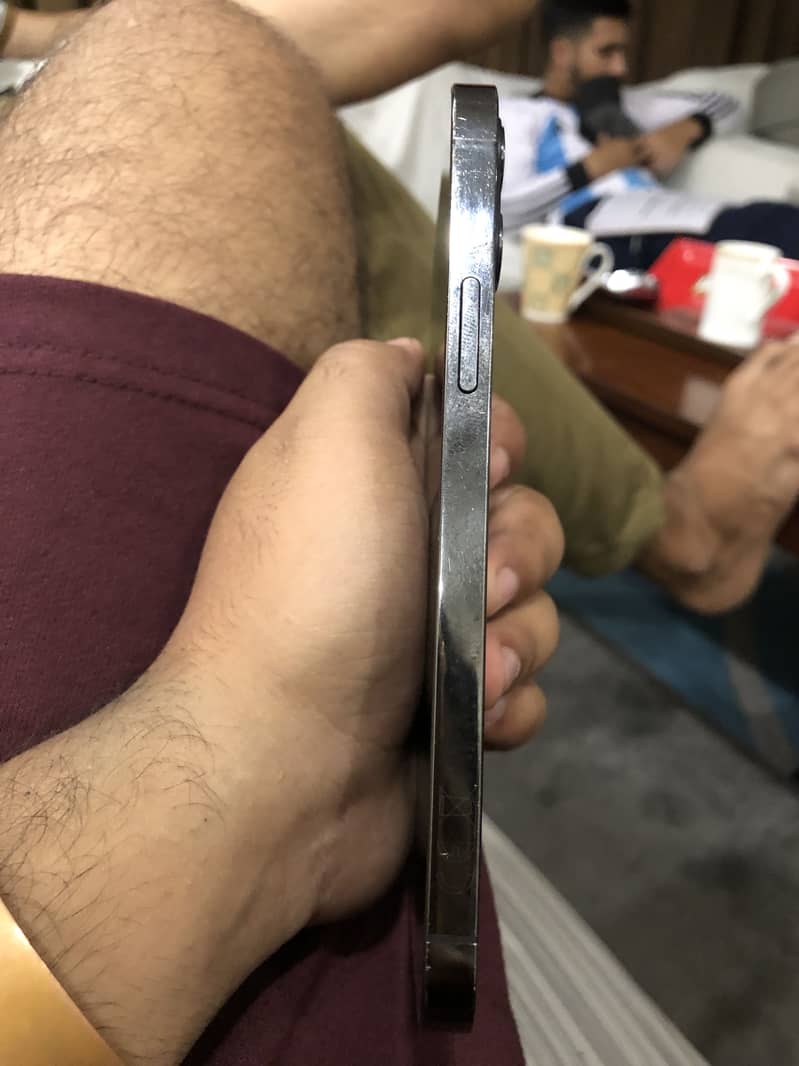 Iphone 12 pro 4