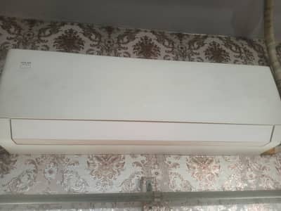 Gree DC inverter for sale urgent