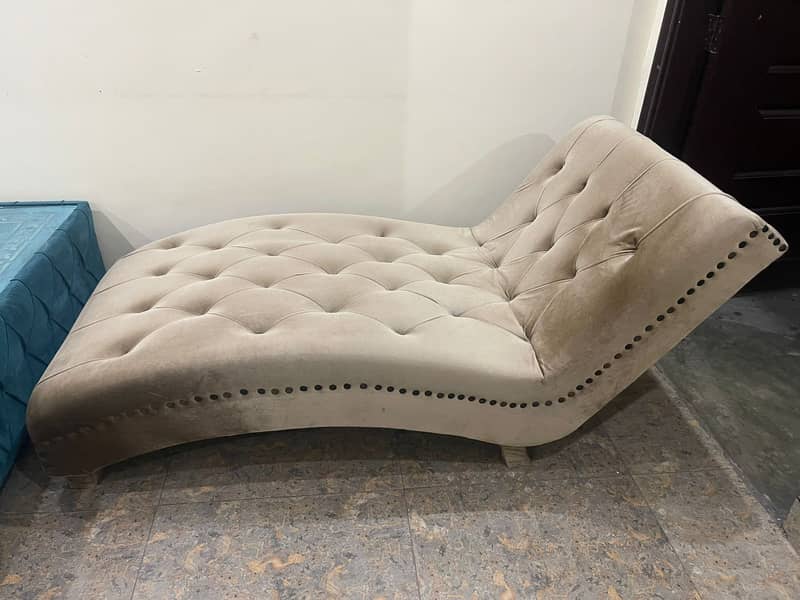 Couch for lying down. 0