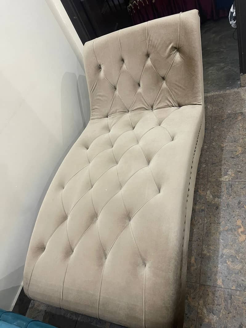 Couch for lying down. 1