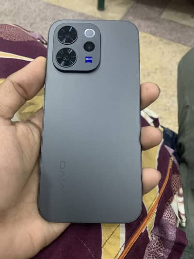 Vivo V70