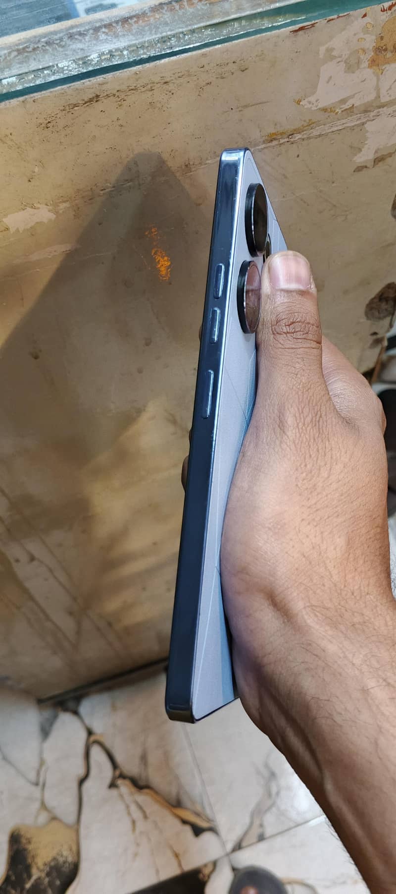 Tecno camon 20. 3