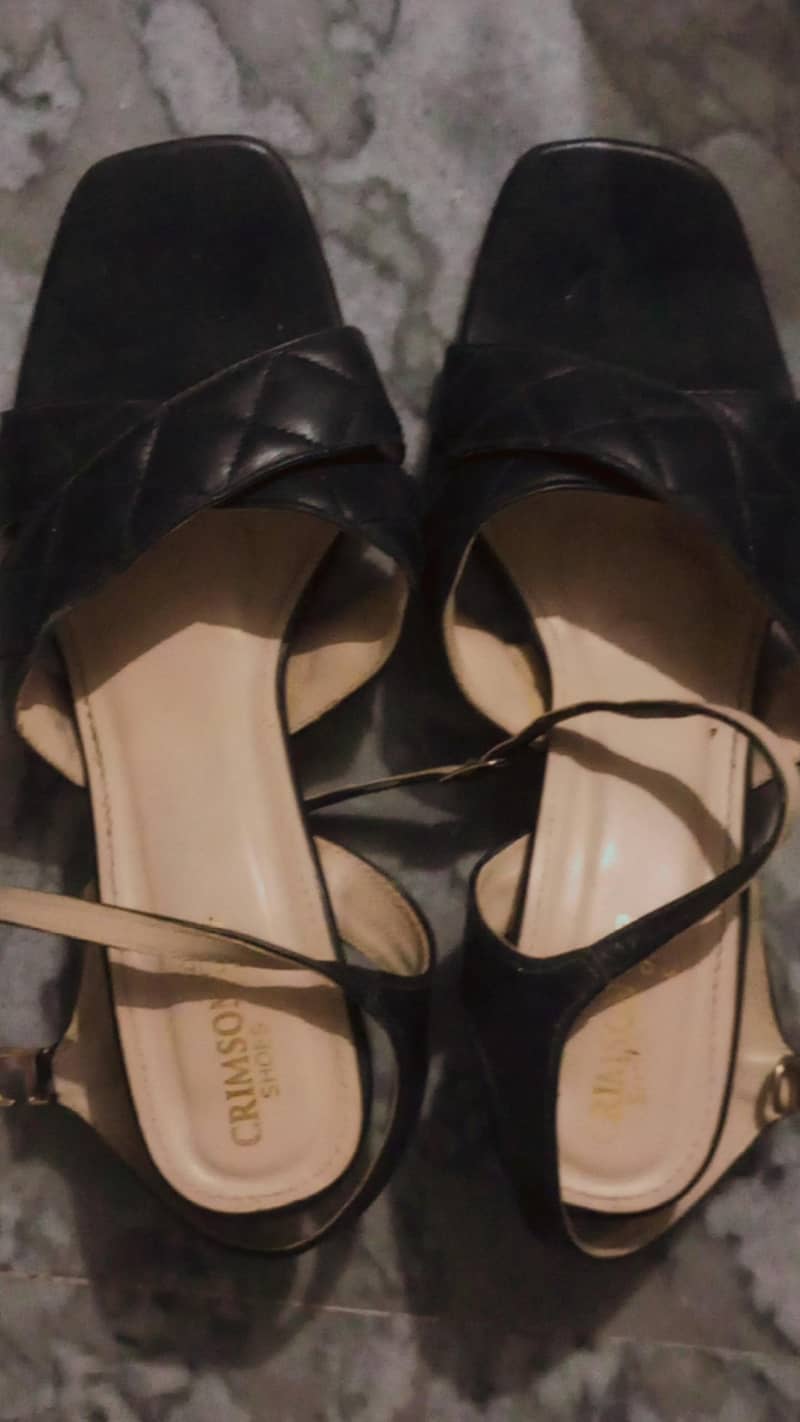 black sendal 0