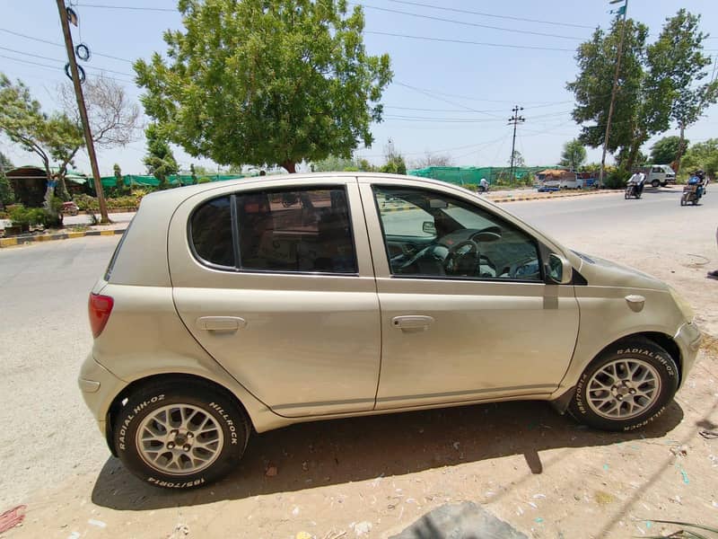 vitz 2002 3
