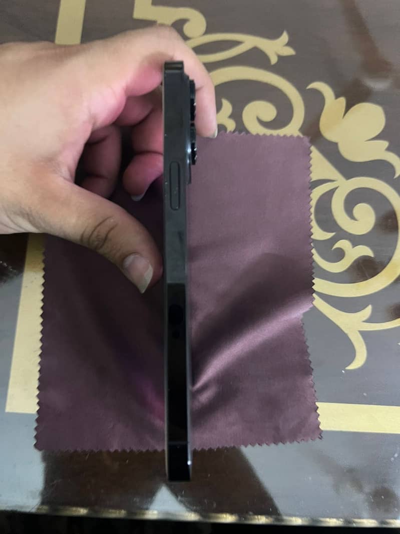 iPhone 14 Pro Max 0