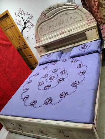 Queen Size Bed Set with Mattress & Dressing for Sale