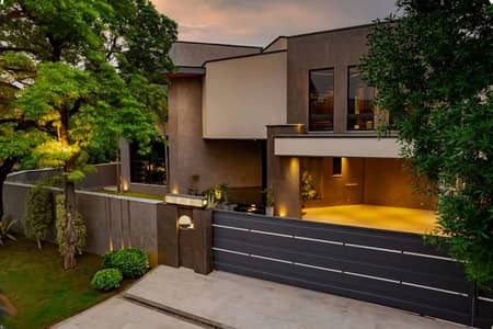 SYED BROTHERS PROUDLY OFFERS: 2-Kanal Elegant And Fully Furnished Modern Bungalow with Basement, Swimming Pool, Theatre, Lift etc Is Available In The Best Block Of DHA Lahore.
