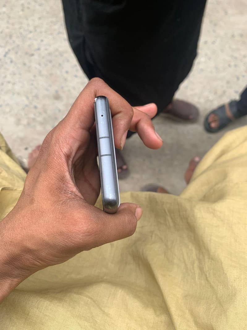 Google Pixel 7a 4