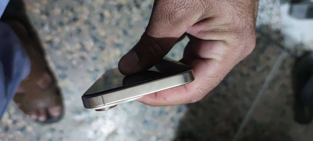 iPhone 16 pro max 2