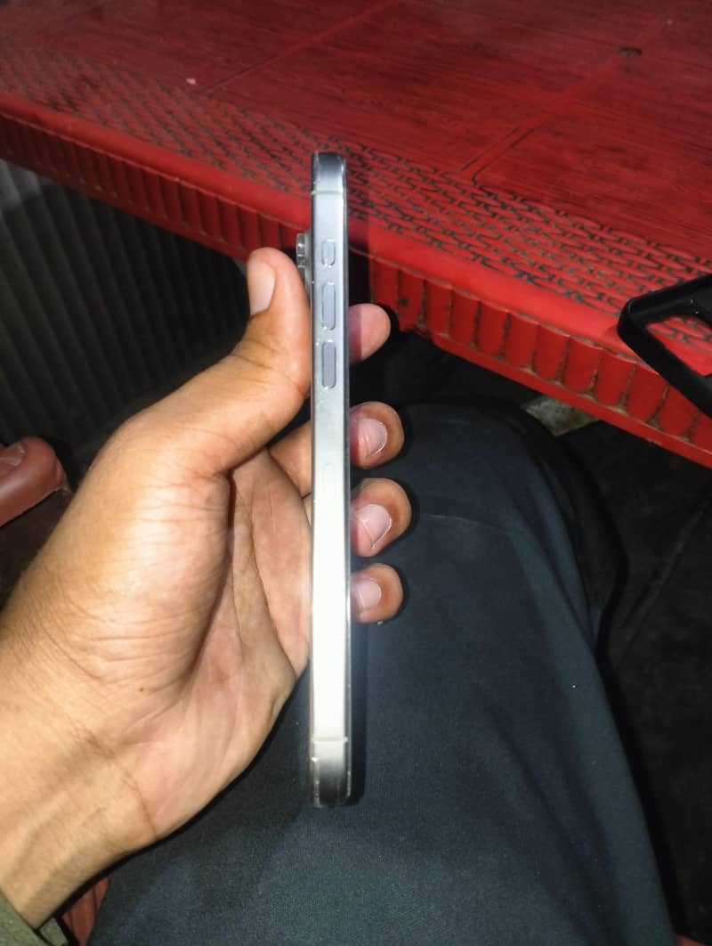 iphone 15 pro max 2
