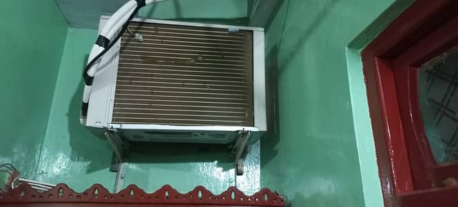 Dawlance  Split AC DC Inverter suviva