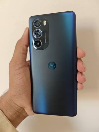 Moto edge 30 pro official
