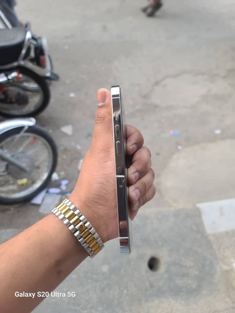 iPhone 13 pro 5