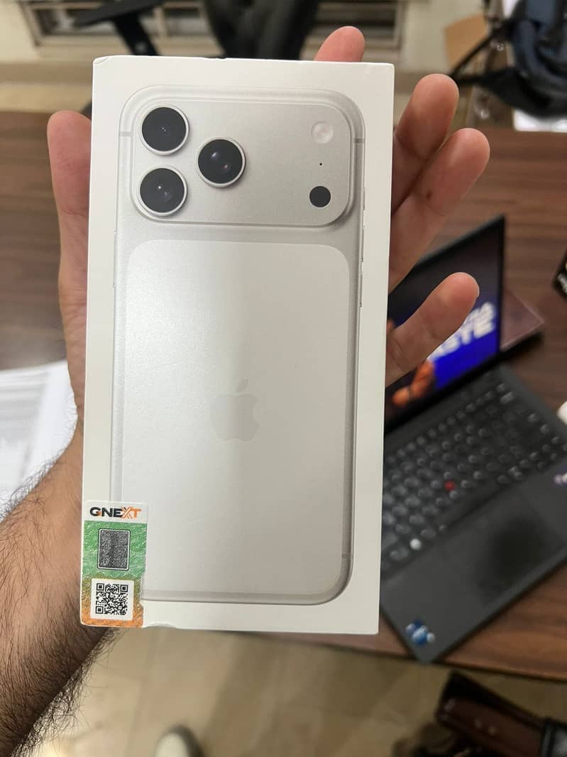 Iphone 17 pro max Silver 0