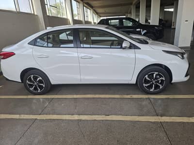 Toyota Yaris GLI CVT LE