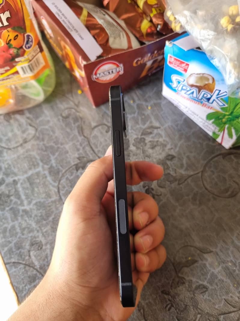 iphone 12 4