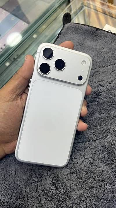 IPhone 17 Pro Max Sliver Edition