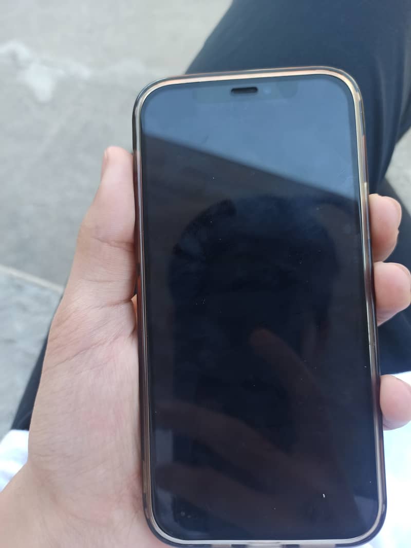 Apple iPhone 12 3