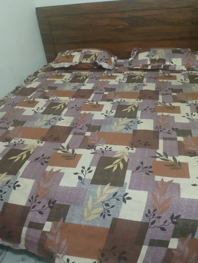 king size Double Bed 0
