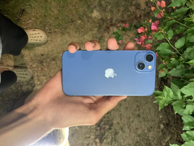 iPhone 13 3