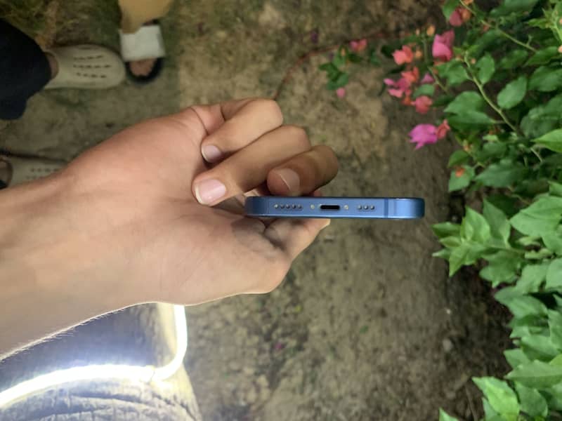 iPhone 13 5