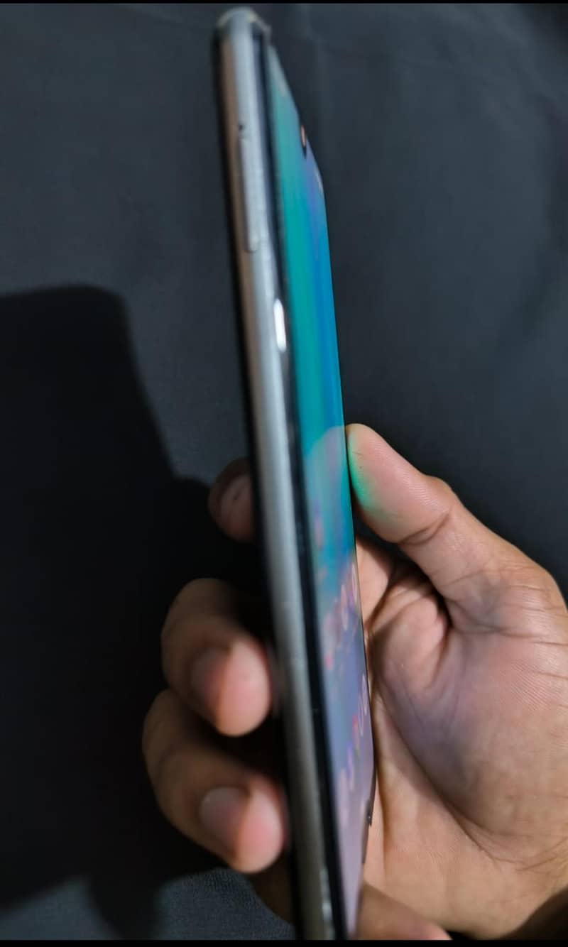Sharp Aquos R3 2
