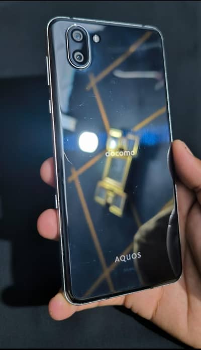 Sharp Aquos R3