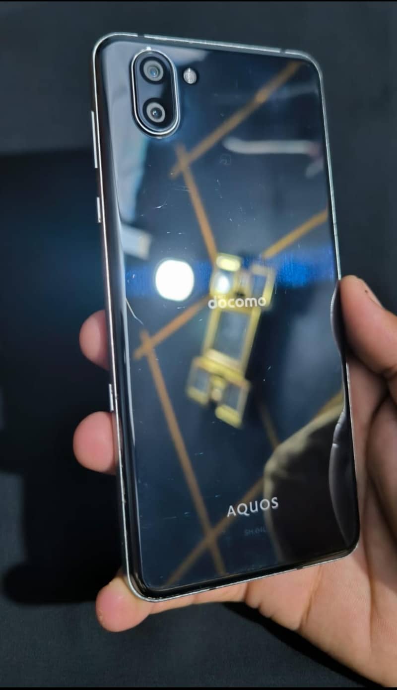 Sharp Aquos R3 0